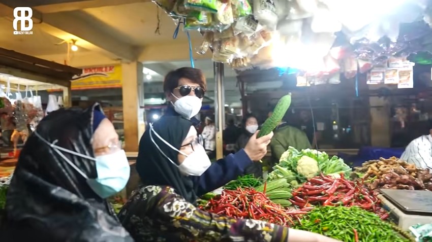 10 Momen Lesty Kejora dan Rizky Billar di pasar, ditantang belanja