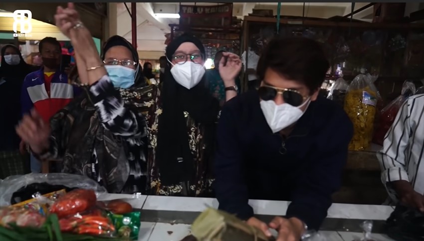 10 Momen Lesty Kejora dan Rizky Billar di pasar, ditantang belanja