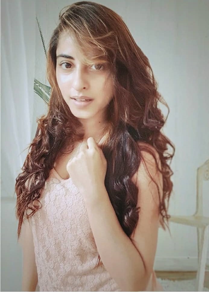 Potret 9 pemain wanita serial India Nazar tanpa makeup, manglingi