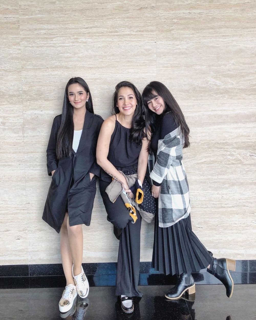 10 Potret Mieke Amalia & Felicya Angelista di luar syuting, kompak