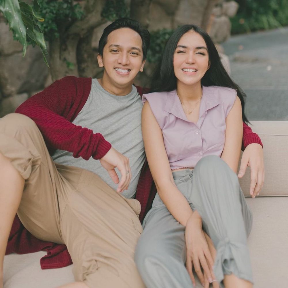 7 Seleb ini kepincut pesona komedian, termasuk Indah Permatasari