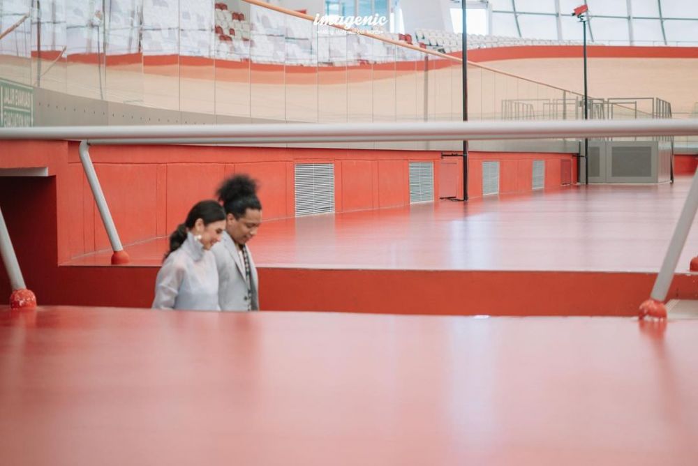 10 Potret prewedding Arie Kriting dan Indah Permatasari, romantis