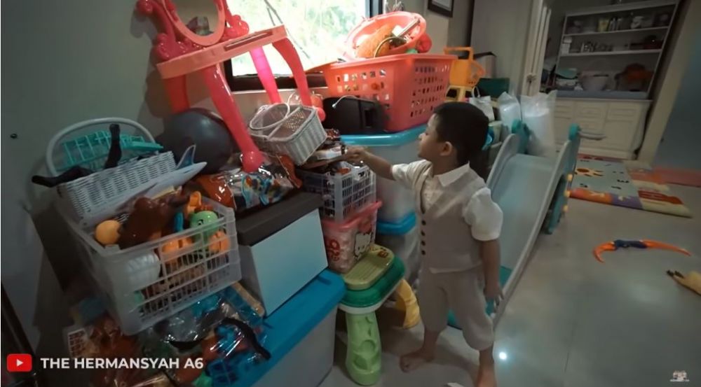 8 Potret rumah Ashanty usai ditinggal 5 bulan, banyak ikan mati