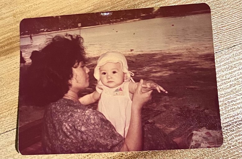 10 Potret transformasi Mona Ratuliu, masa SMP nya gemas banget