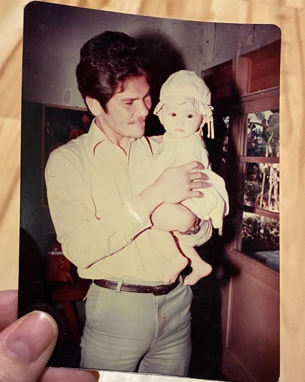 10 Potret transformasi Mona Ratuliu, masa SMP nya gemas banget