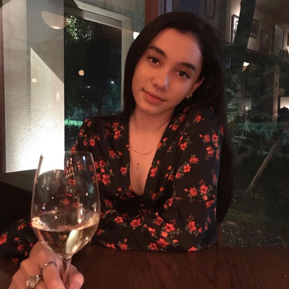 8 Pesona Jelita Barbara, wanita yang dikabarkan dekat Jefri Nichol