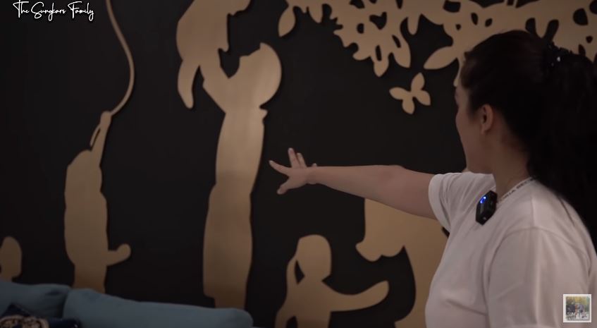 Hiasan tembok rumah Andhika Pratama disorot, simbol perjuangan menikah