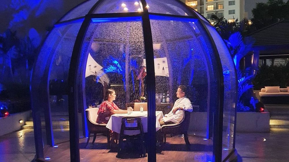 Momen 10 seleb saat dinner romantis, Titi Kamal curi perhatian