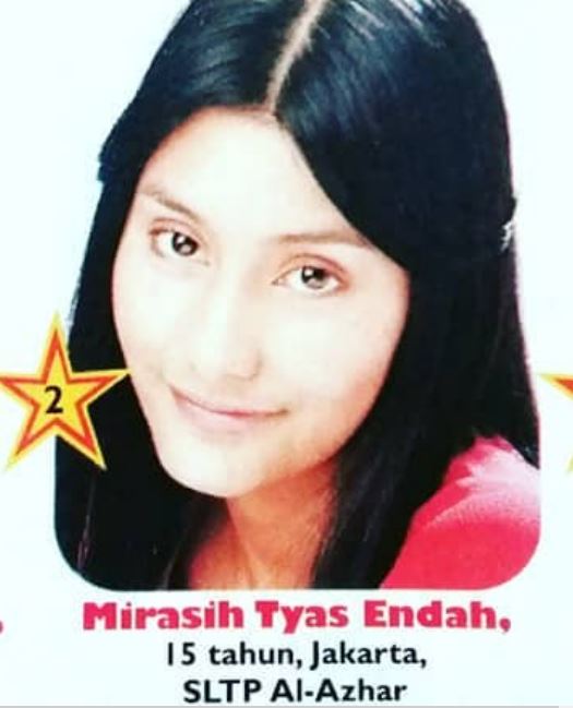 8 Potret Tyas Mirasih jadi model majalah lawas, curi perhatian