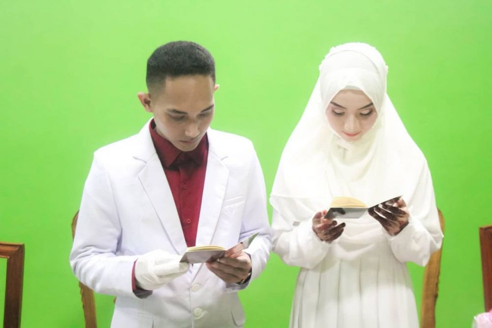 Resmi menikah, ini 10 potret mesra Ikal 'Laskar Pelangi' dan pasangan