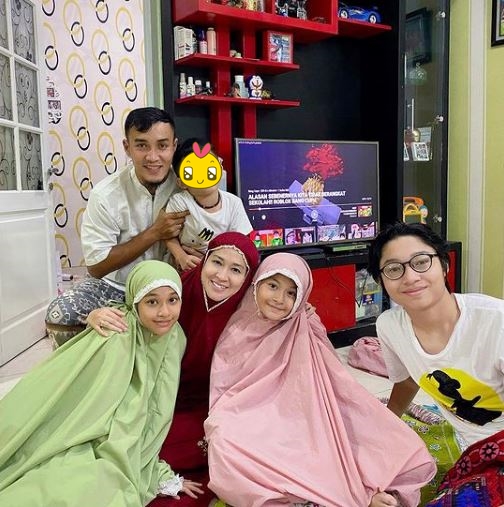 10 Penampakan rumah Okie Agustina, bergaya minimalis