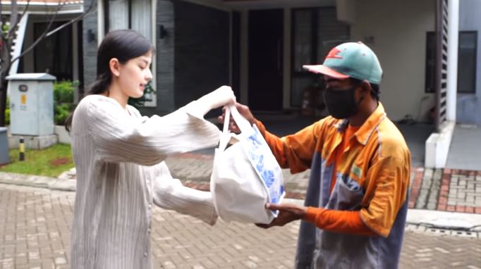 7 Momen akikah anak kedua Kimberly Ryder & Edward Akbar, sederhana