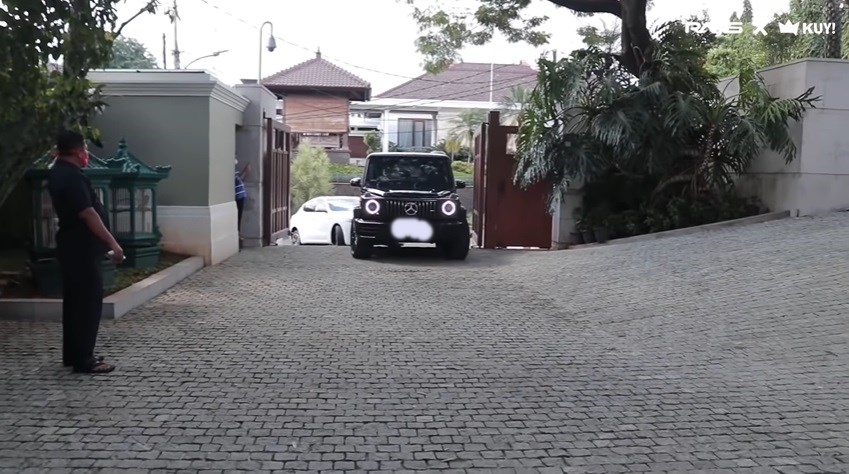11 Penampakan rumah mewah Sean Gelael, luas banget
