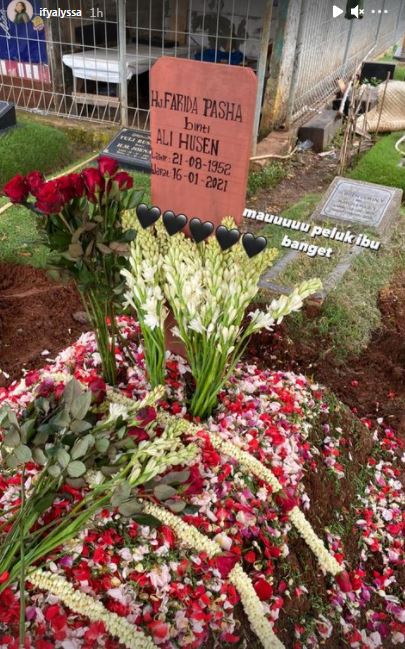 Farida Pasha 'Mak Lampir' Misteri Gunung Merapi meninggal dunia