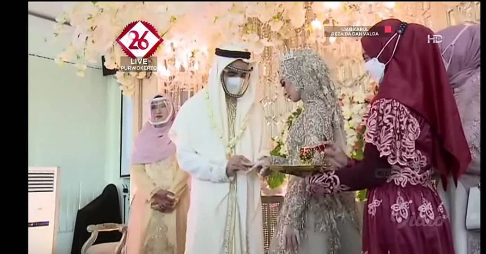 10 Momen akad nikah Reza D'Academy dan Valda Alviana, bernuansa Arab