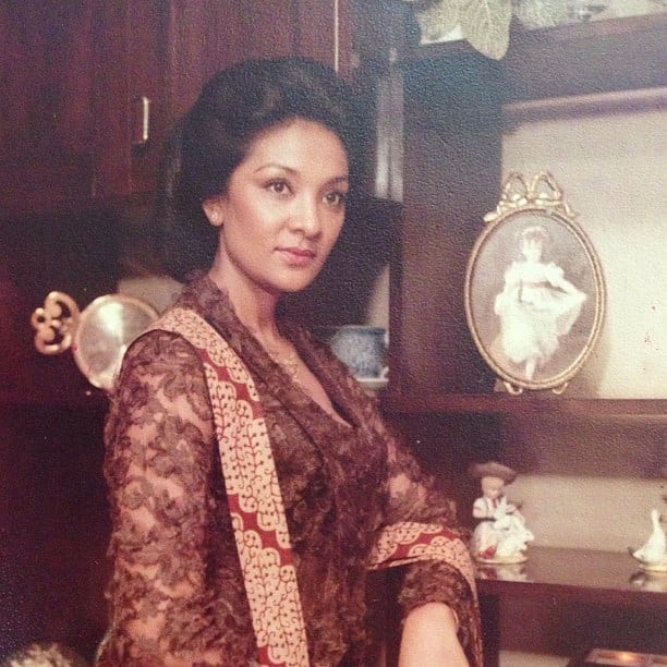 7 Potret lawas Farida Pasha 'Mak Lampir', jadi idola sejak muda