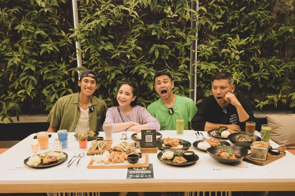 10 Momen kedekatan Sean Gelael dan Raffi Ahmad, friendship goals