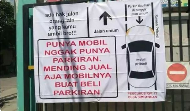 10 Tulisan lucu di depan pagar rumah ini bikin mikir dua kali