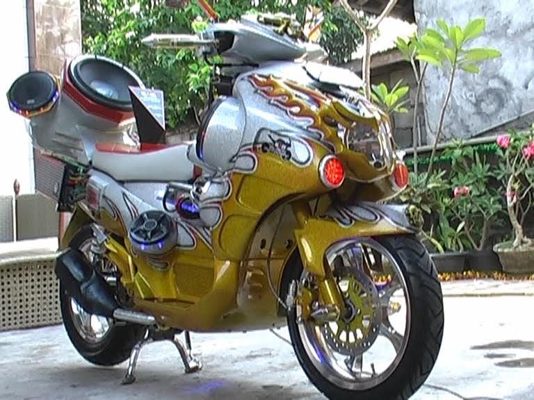 10 Modifikasi sepeda motor full sound system ini nyentriknya menghibur