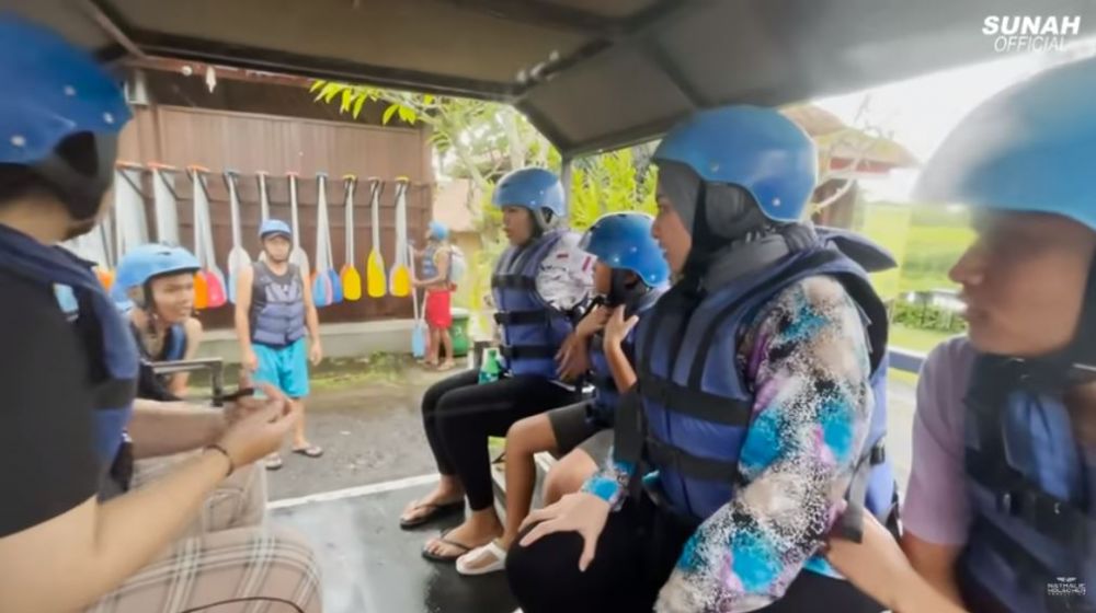 8 Potret seru Nathalie Holscher dan anak-anak Sule liburan di Bali