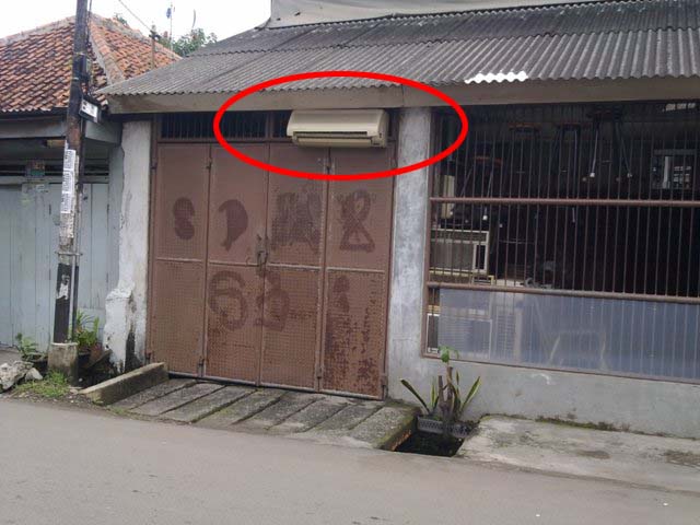 20 Cara nyeleneh pemasangan AC ini bikin tepuk jidat