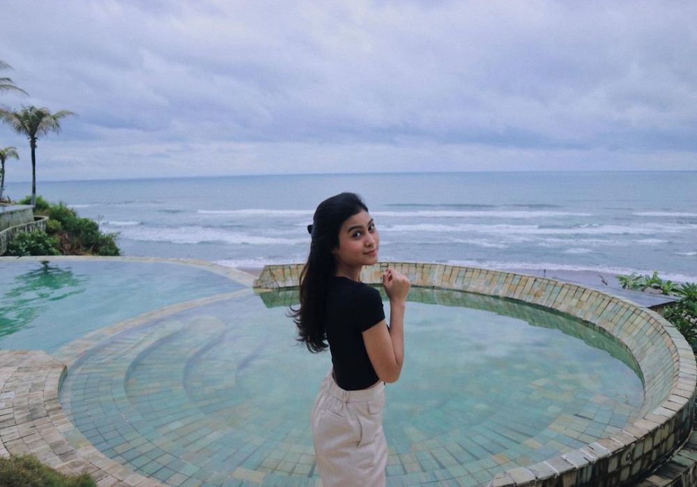 10 Pesona Junisya Putri, anak aktor 80-an Dwi Yan yang jarang tersorot