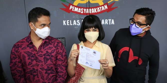 Vanessa Angel resmi bebas, dapat buah tangan dari Angelina Sondakh