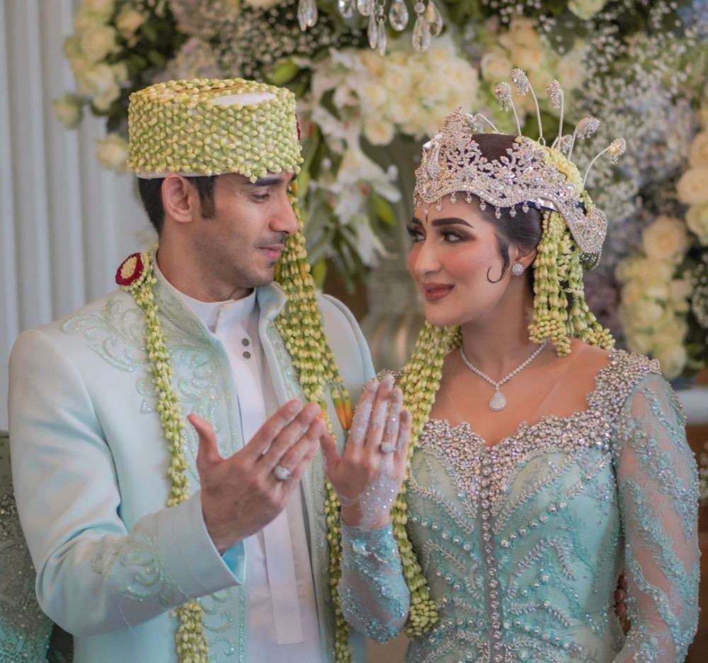 Momen pernikahan 7 seleb bernuansa Arab, auranya kian terpancar