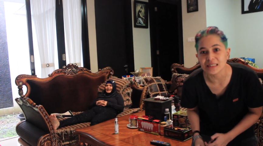 10 Potret rumah Mita The Virgin, desain tempat tidurnya curi perhatian