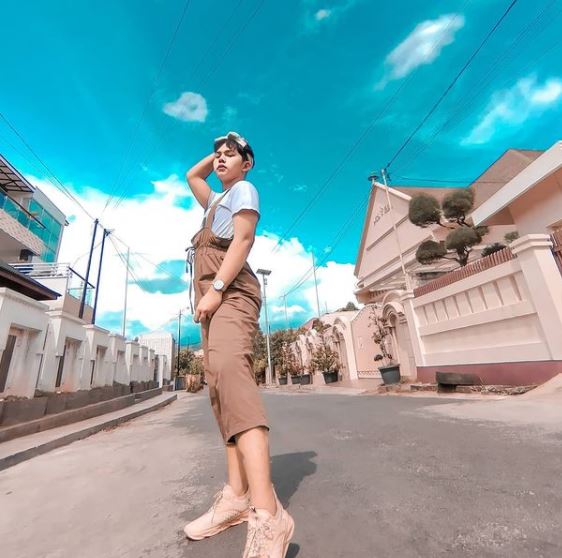 7 Potret Aziz seleb TikTok, viral karena mirip sama Vanesha Prescilla