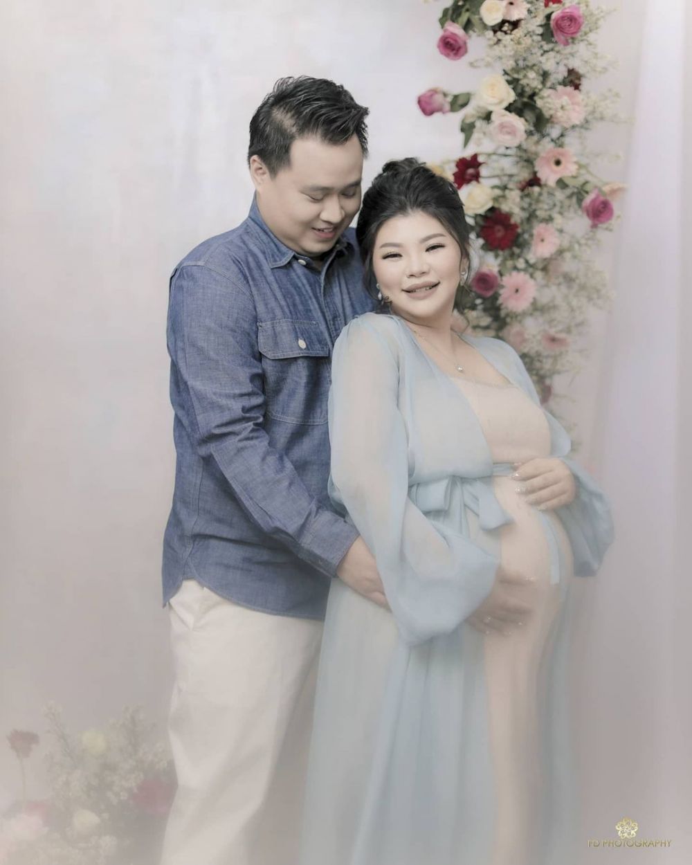 Hamil anak pertama, ini 8 potret maternity Wendy Lo adik Sarwendah