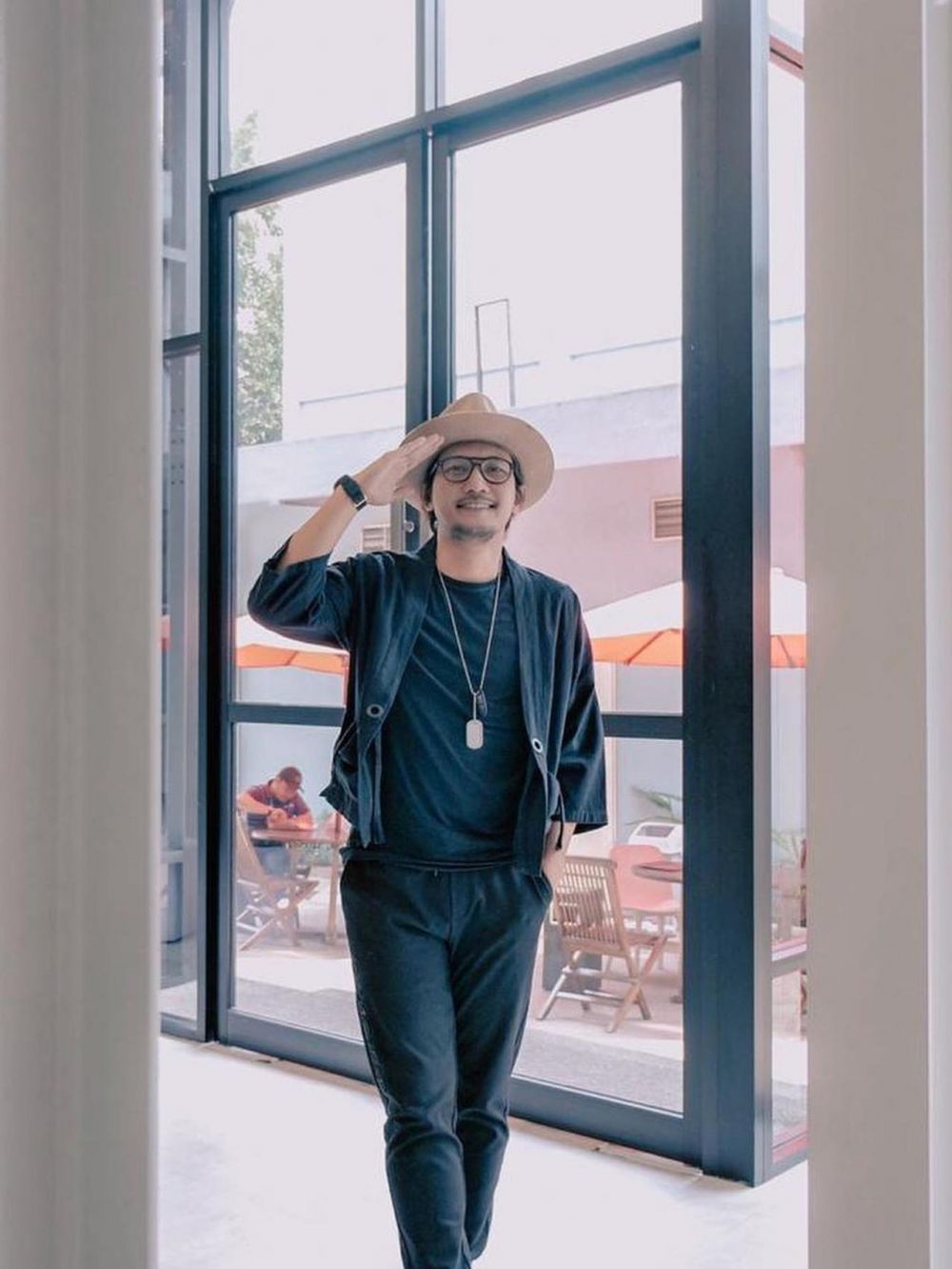 Pesona 8 penyanyi pria usia 40 tahun lebih, awet muda