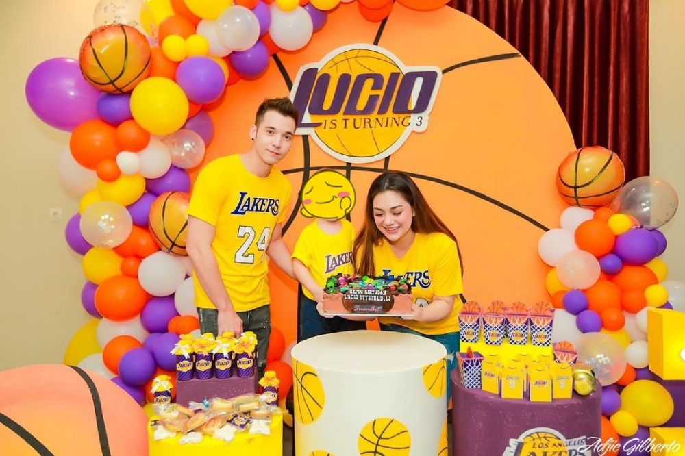 10 Momen mesra Stefan William & Celine Evangelista sebelum pisah rumah