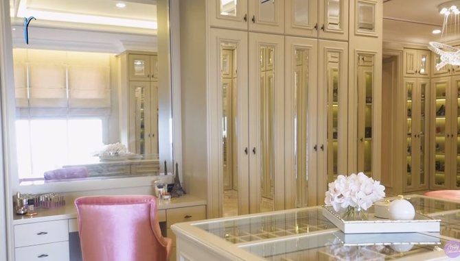 Potret meja rias 8 seleb, punya Tasya Farasya bikin melongo