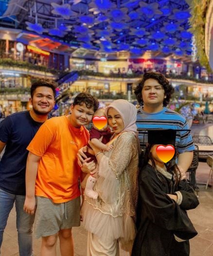 Cerita 6 seleb dekat sama keponakan pacarnya, lengket banget