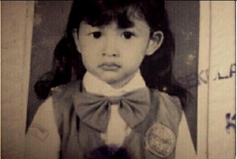 Pas foto 10 pesinetron cantik zaman sekolah, ekspresinya gemesin