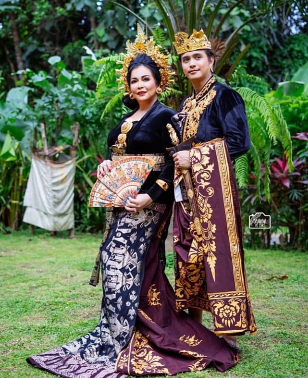 8 Potret Jennifer Jill dandan pakai paes Bali, memesona pol