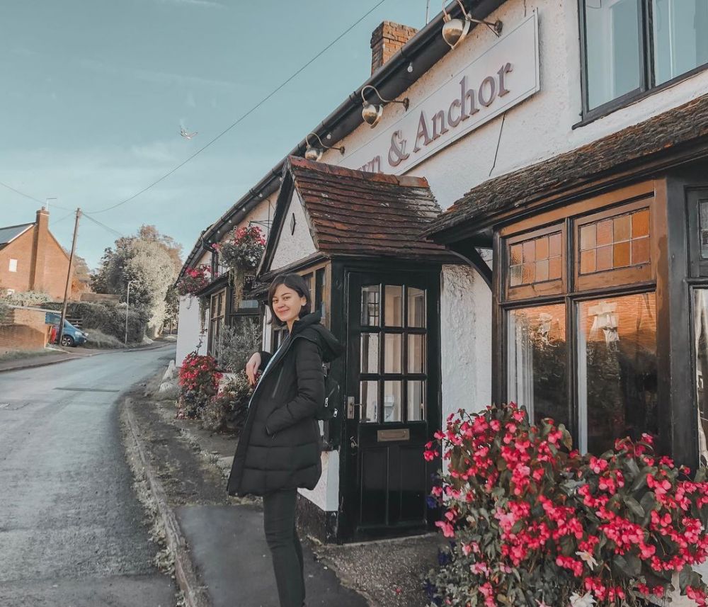 Gaya 10 pesinetron dengan rambut bob, makin memesona