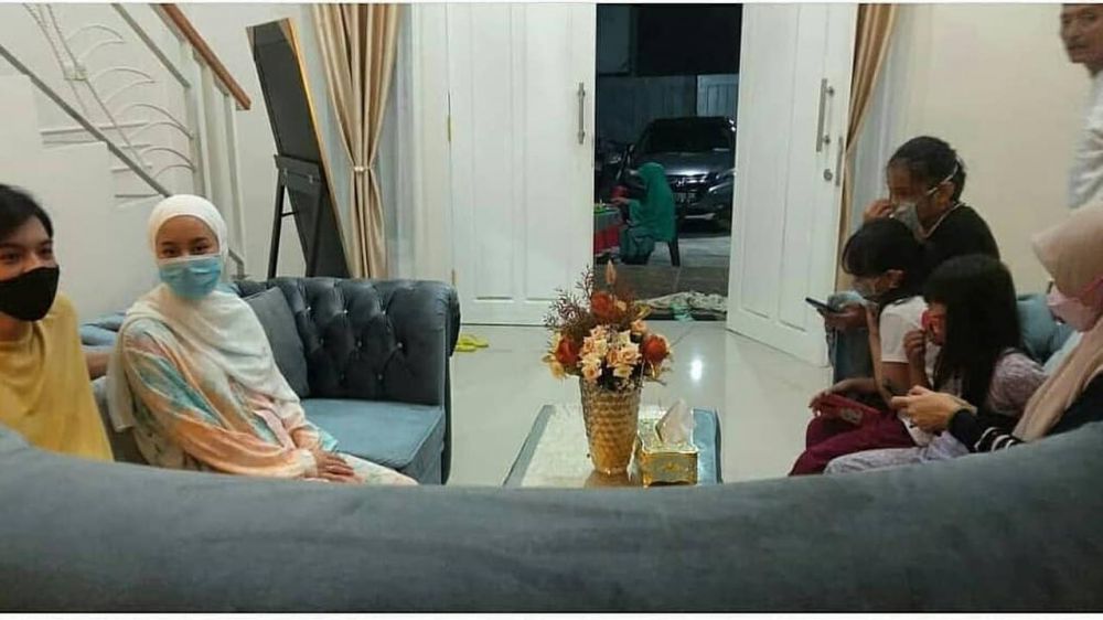 8 Momen Dinda Hauw bertemu keluarga Rey Mbayang di Manado