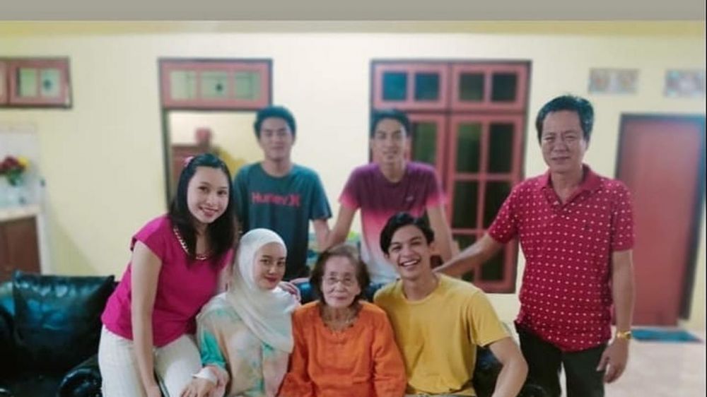 8 Momen Dinda Hauw bertemu keluarga Rey Mbayang di Manado