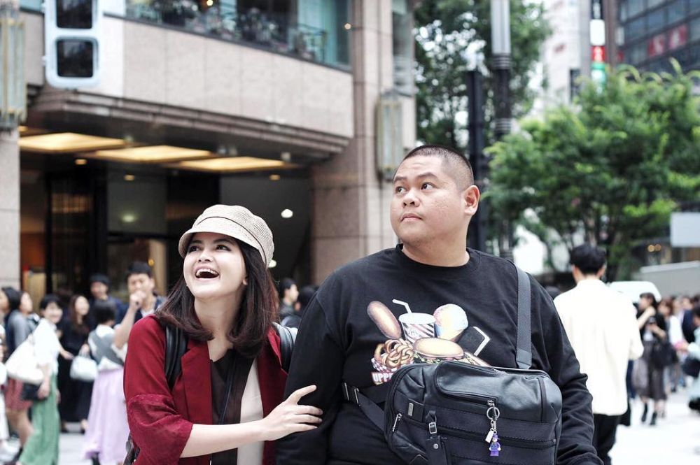 Potret terbaru 5 pemain serial Kepompong bersama pasangan, bikin baper