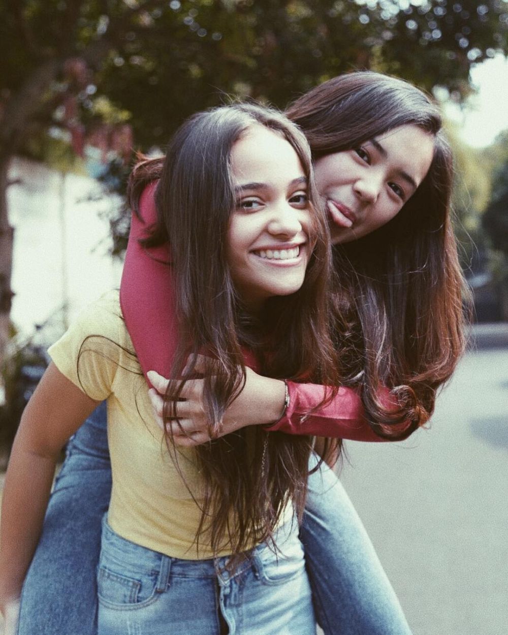 8 Potret persahabatan Beby Tsabina dan Aurora Ribero, banyak kemiripan