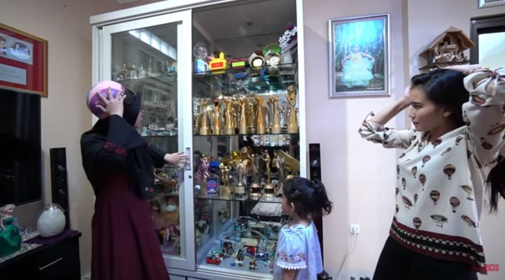 Berprestasi, intip lemari piala milik 6 penyanyi Tanah Air