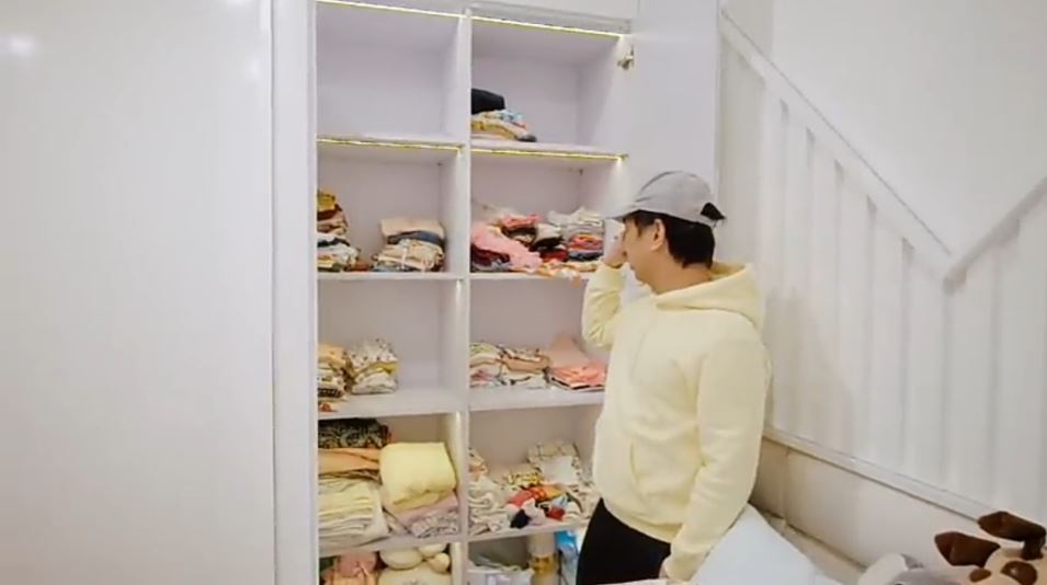 7 Potret kamar anak Raditya Dika, minimalis serba putih