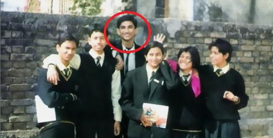 Dikenal supel, ini potret lawas 10 seleb Bollywood dan teman sekolah