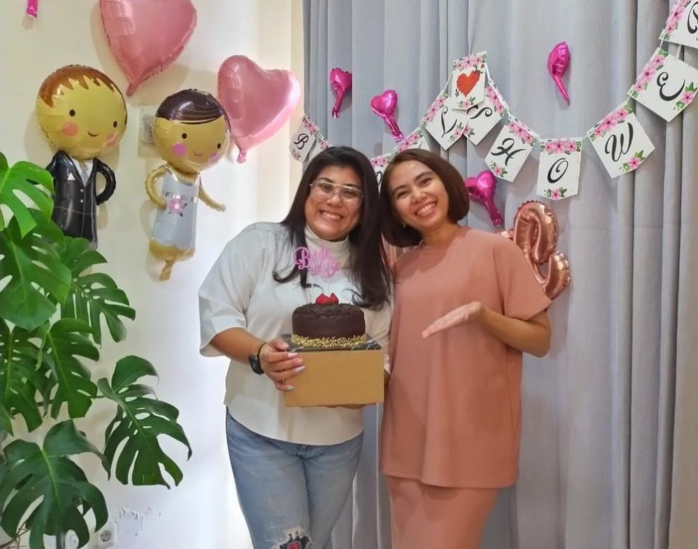 8 Momen seru bridal shower Regina Ivanova, dihadiri sahabat
