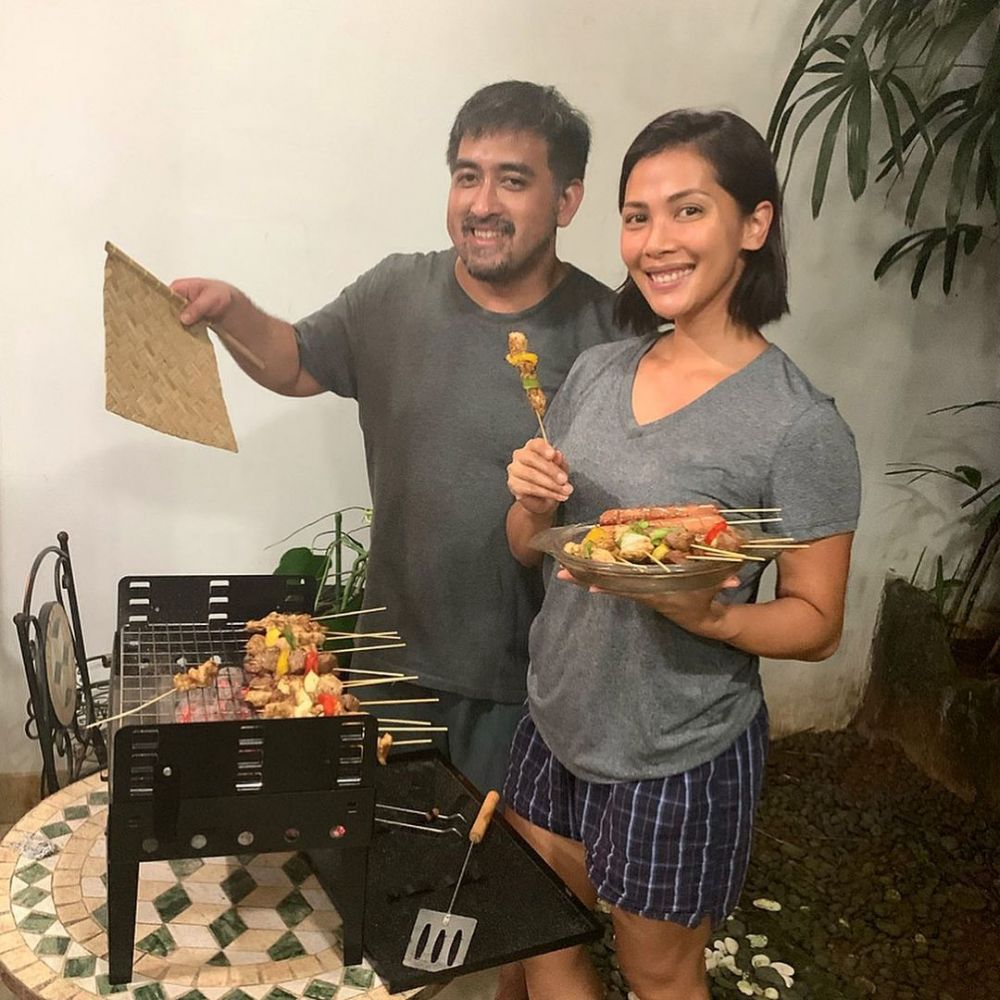 Biasa glamor, ini potret natural 8 host infotainment di keseharian