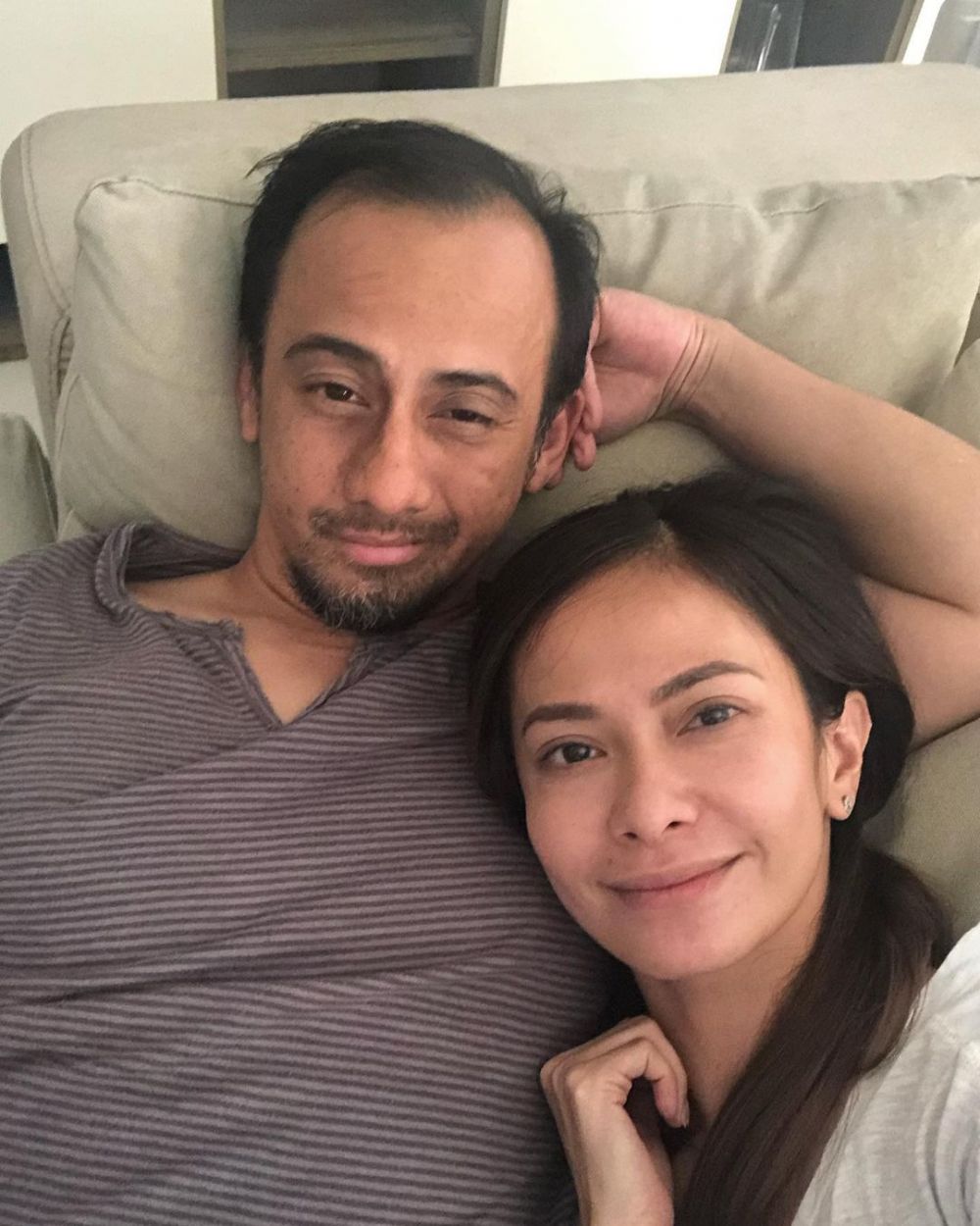 Biasa glamor, ini potret natural 8 host infotainment di keseharian