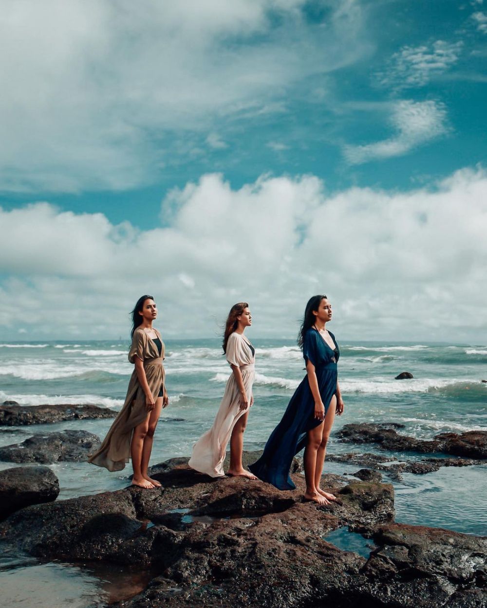 8 Potret Rebecca Tamara saat liburan di alam, gayanya kece abis