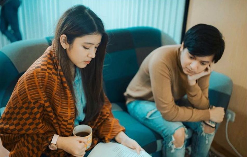 Jadi rekan duet, intip 8 potret akrab Arsy dan Tiara Andini